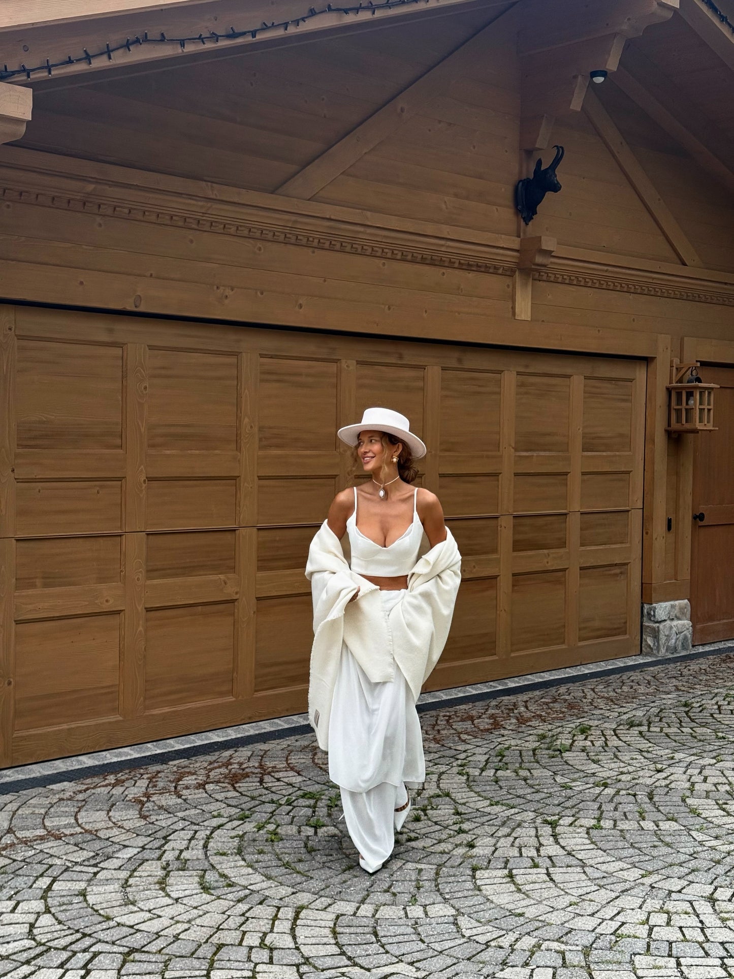 sasha-loochi-autumn-pumpkin-spice-latte-ivory