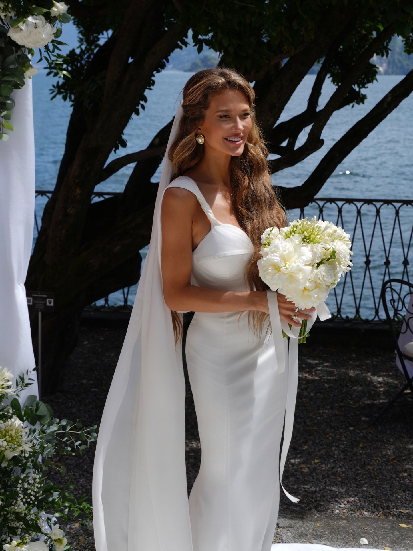 sasha-loochi-wedding-dresses-ivory