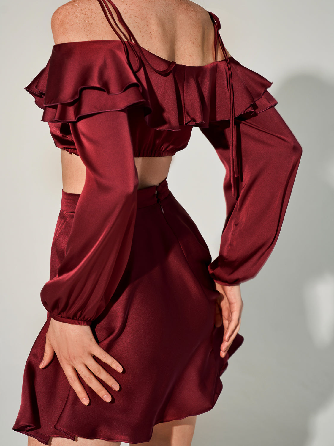 sasha-loochi-summer-vibes-casual-wine