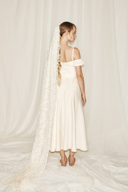 sasha-loochi-wedding-dresses-ivory