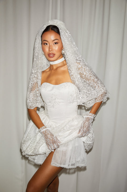 sasha-loochi-wedding-dresses-ivory