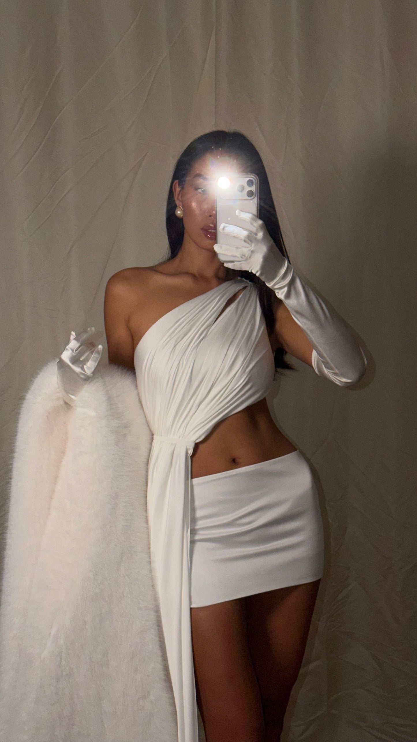 sasha-loochi-christmas-carol-ivory