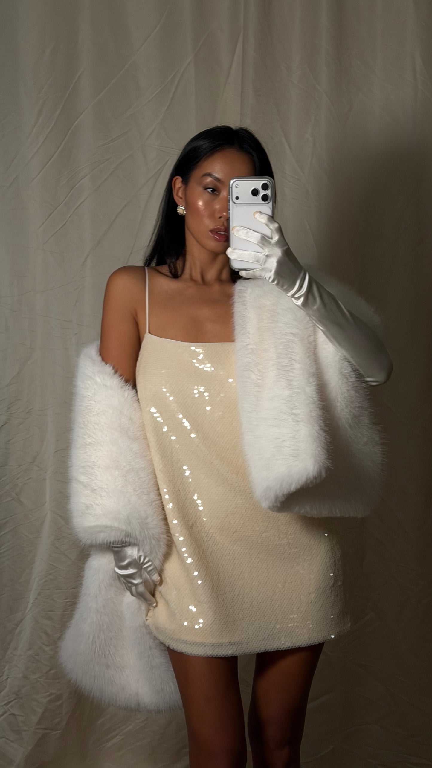 sasha-loochi-christmass-carol-ivory