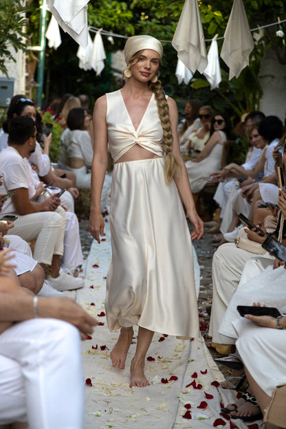 sasha-loochi-casual-village-belle-summer-friday-summer-vibes-cream