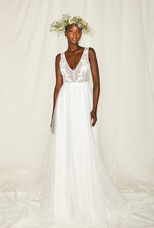 sasha-loochi-wedding-dresses-white
