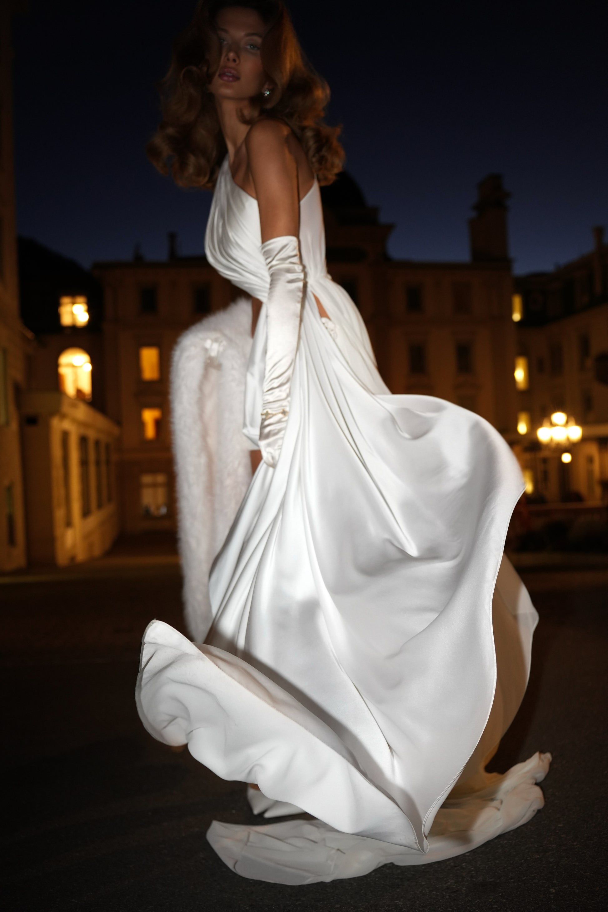 sasha-loochi-christmas-carol-ivory