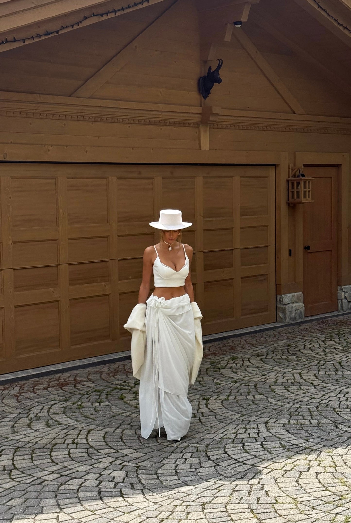 sasha-loochi-autumn-pumpkin-spice-latte-ivory