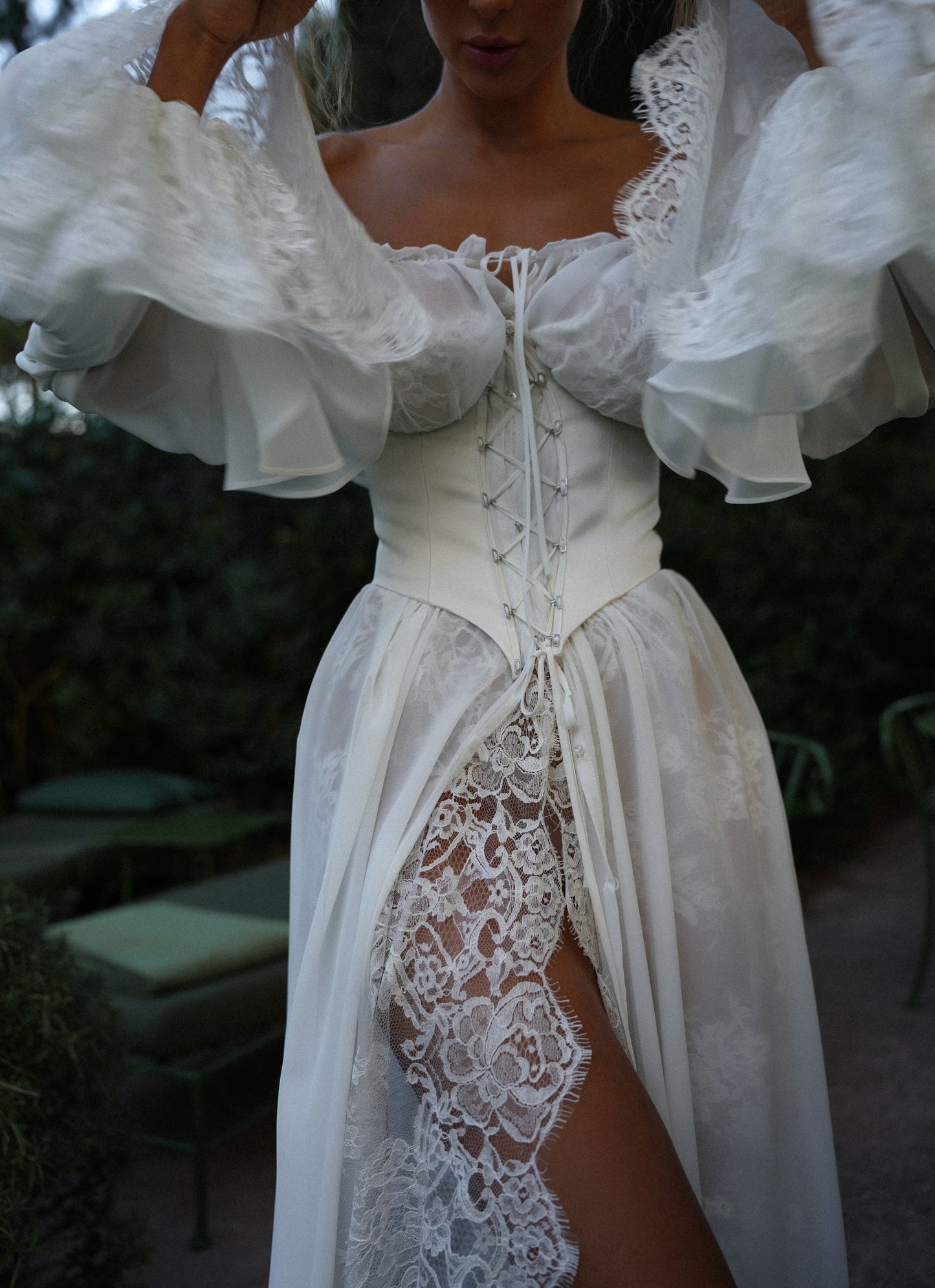 sasha-loochi-couture-autumn-ivory