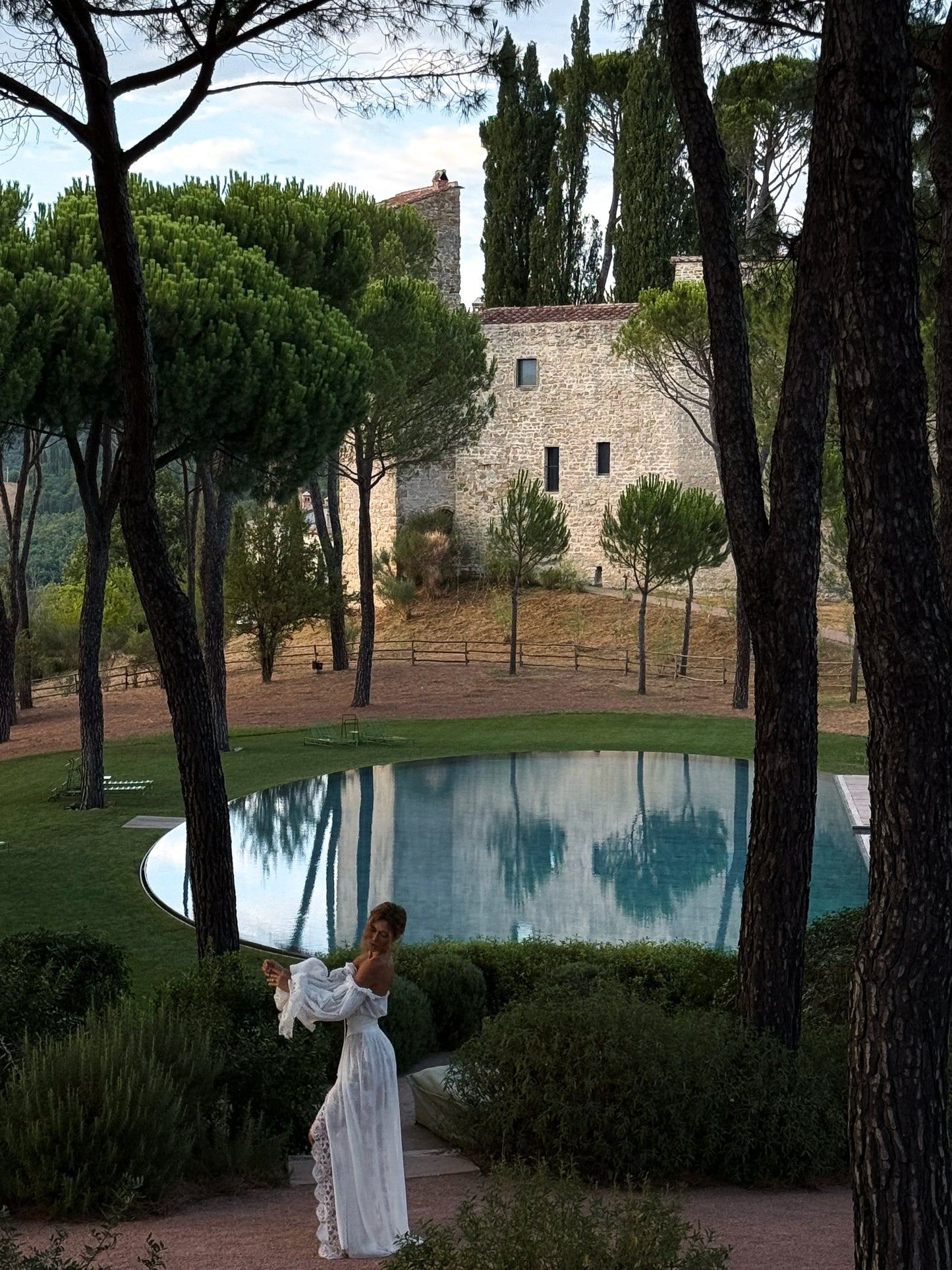 sasha-loochi-couture-autumn-ivory