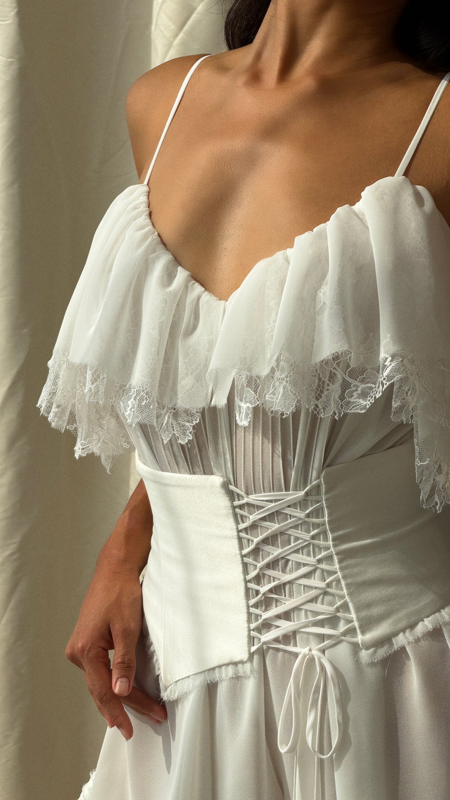 sasha-loochi-christmas-carol-ivory